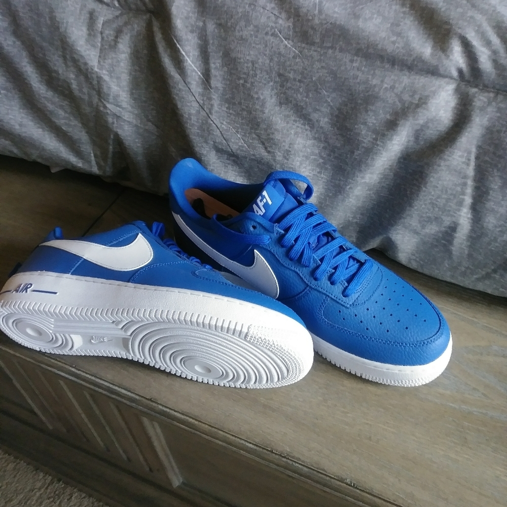 Tennis Shoes
